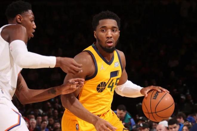 球场上的一 球场上的一